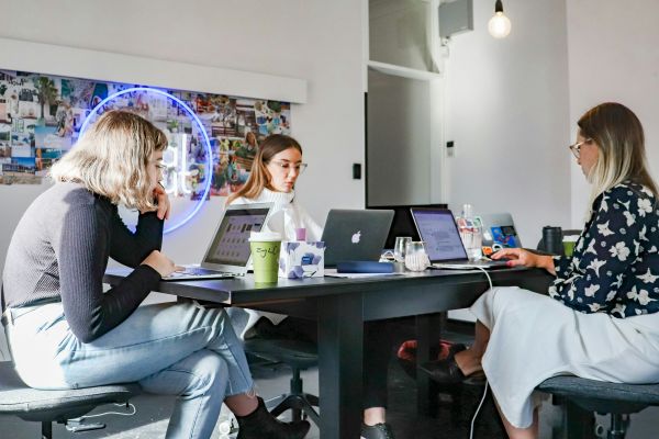 Comment choisir la meilleure agence social ads pour votre croissance